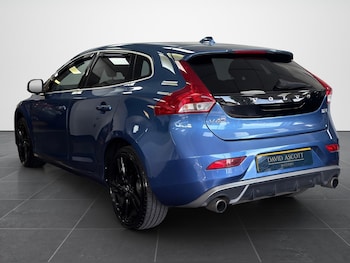 Used Volvo V40 2017 for sale - 78703370: Photo