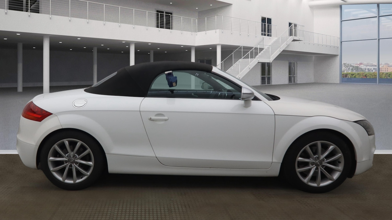 Used Audi TT 2011 for sale - 78022509: Photo 2
