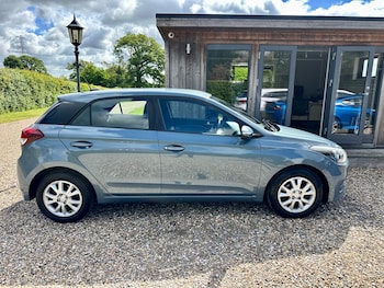 Used Hyundai i20 2017 for sale - 78646288: Photo