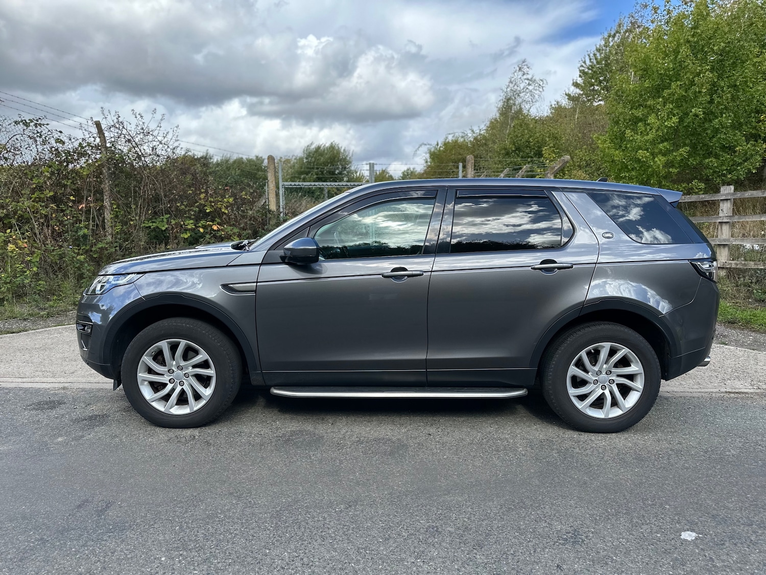 Used Land Rover Discovery Sport 2015 for sale - 77942412: Photo 8
