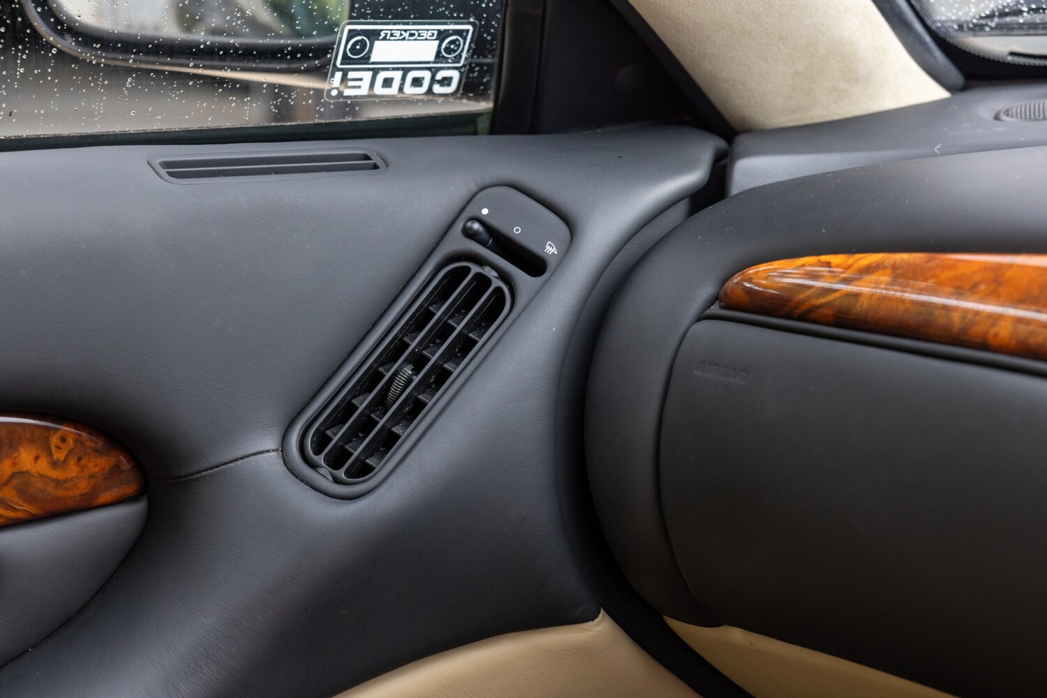 Used Aston Martin DB7 2002 for sale - 77927771: Photo 24