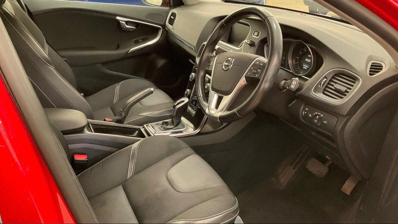 Used Volvo V40 2016 for sale - 78137241: Photo 1