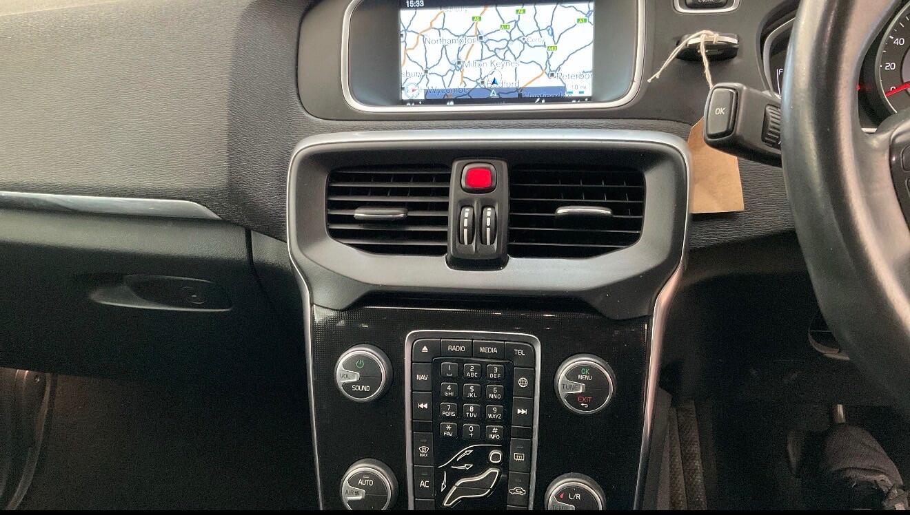 Used Volvo V40 2016 for sale - 78137241: Photo 4