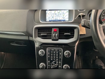 Used Volvo V40 2016 for sale - 78137241: Photo