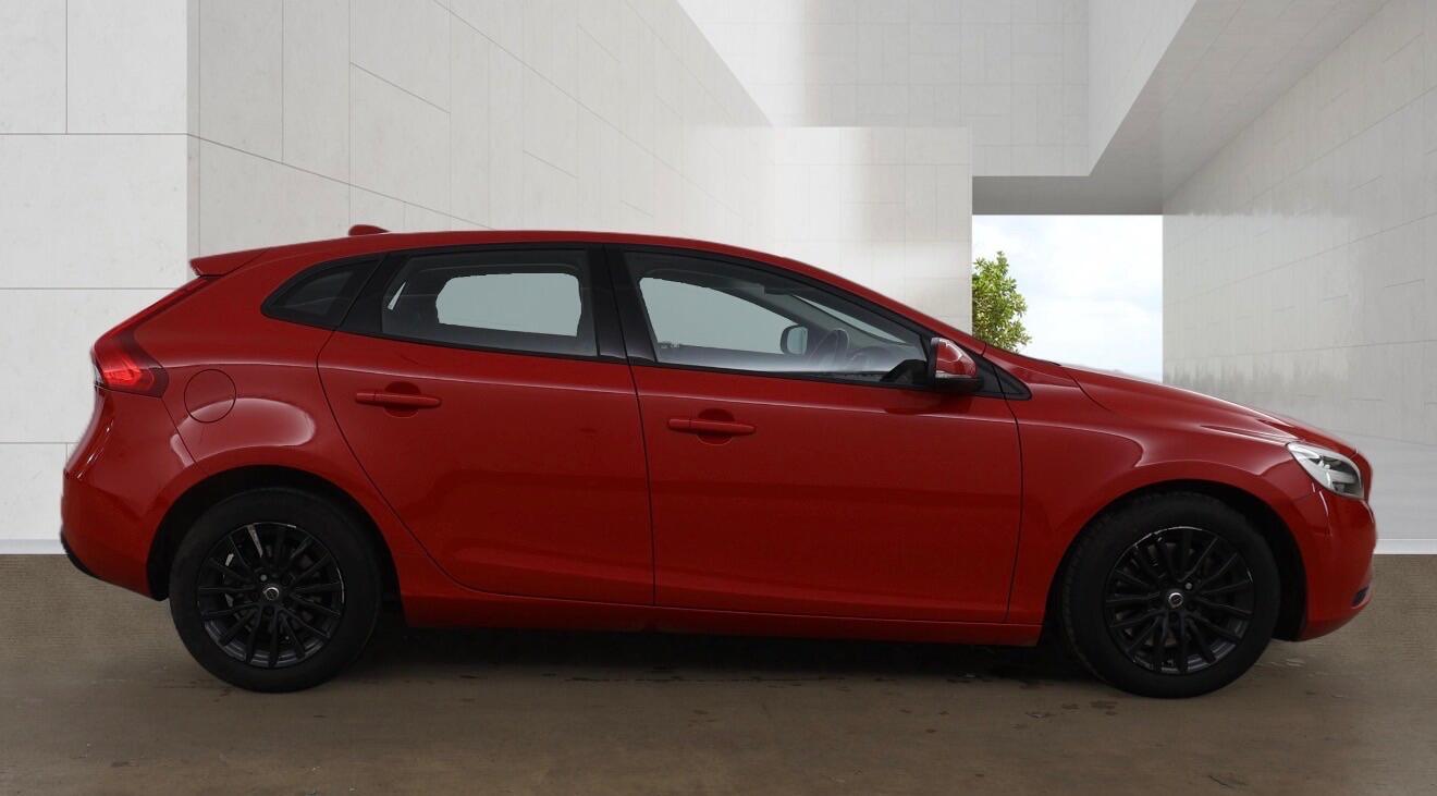 Used Volvo V40 2016 for sale - 78137241: Photo 8