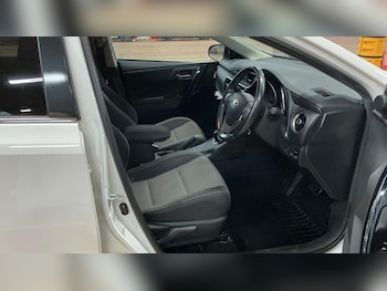 Toyota Auris feature image