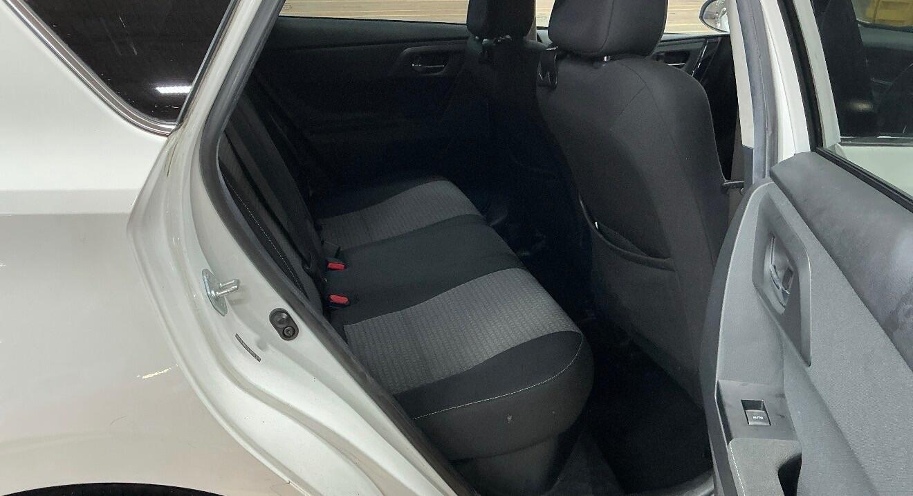 Used Toyota Auris 2017 for sale - 78001974: Photo 2