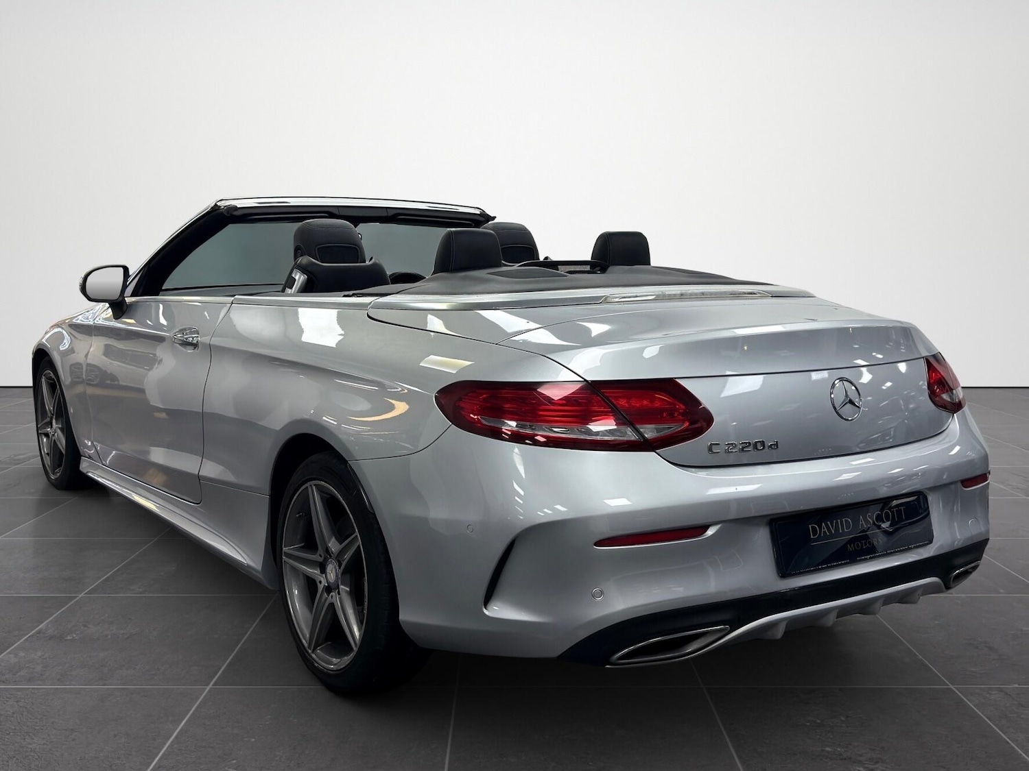 Used Mercedes-Benz C Class 2017 for sale - 77762467: Photo 3