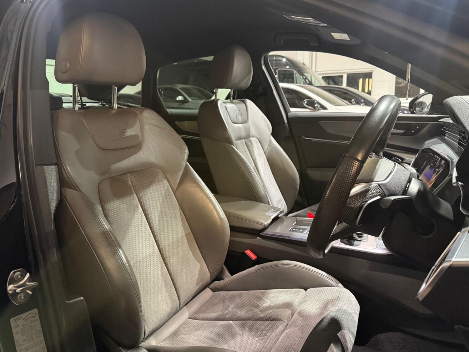 Used Audi A6 Saloon 2019 for sale - 78062122: Photo 11