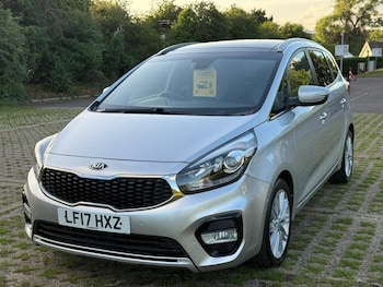 Used Kia Carens 2017 for sale - 78964757: Photo