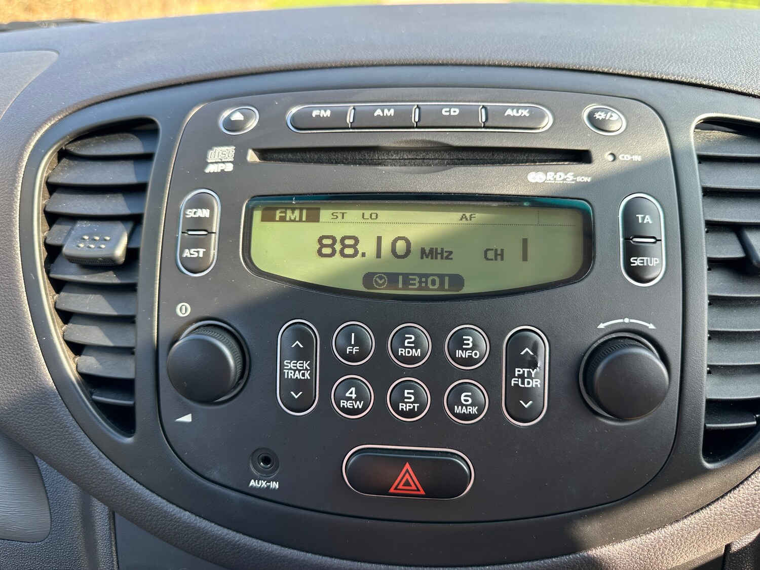 Used Hyundai i10 for sale - 77762528: Photo 25