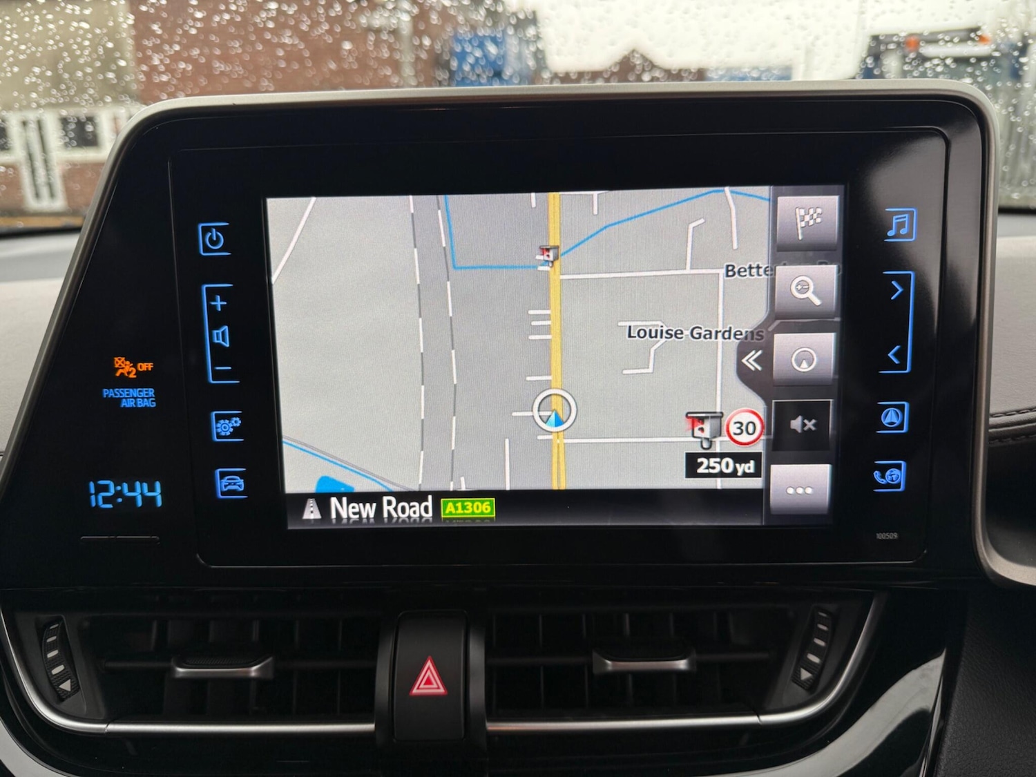 Used Toyota C-HR 2017 for sale - 78001966: Photo 2