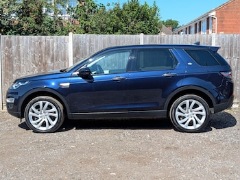 Used Land Rover Discovery Sport 2017 for sale - 78956136: Photo