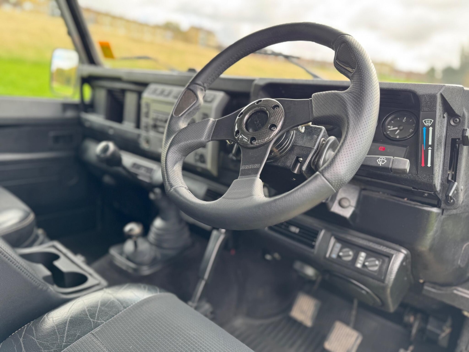 Used Land Rover Defender 90 for sale - 77927749: Photo 14