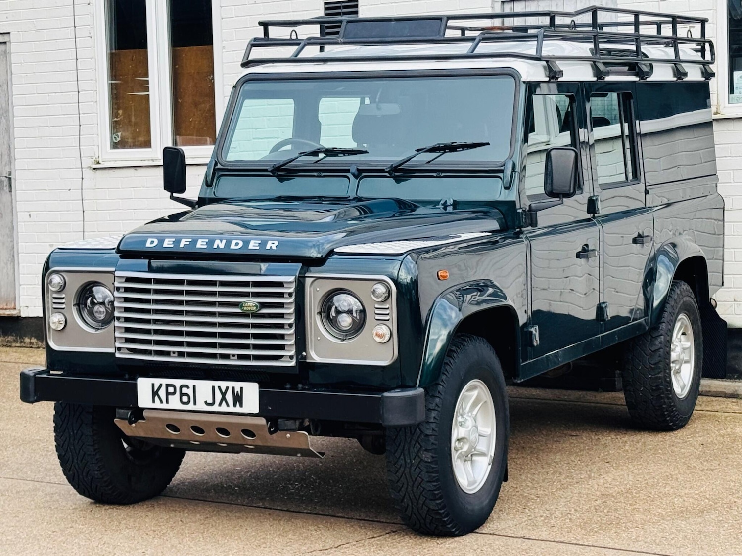 Used Land Rover Defender 110 2012 for sale - 77927936: Photo 11