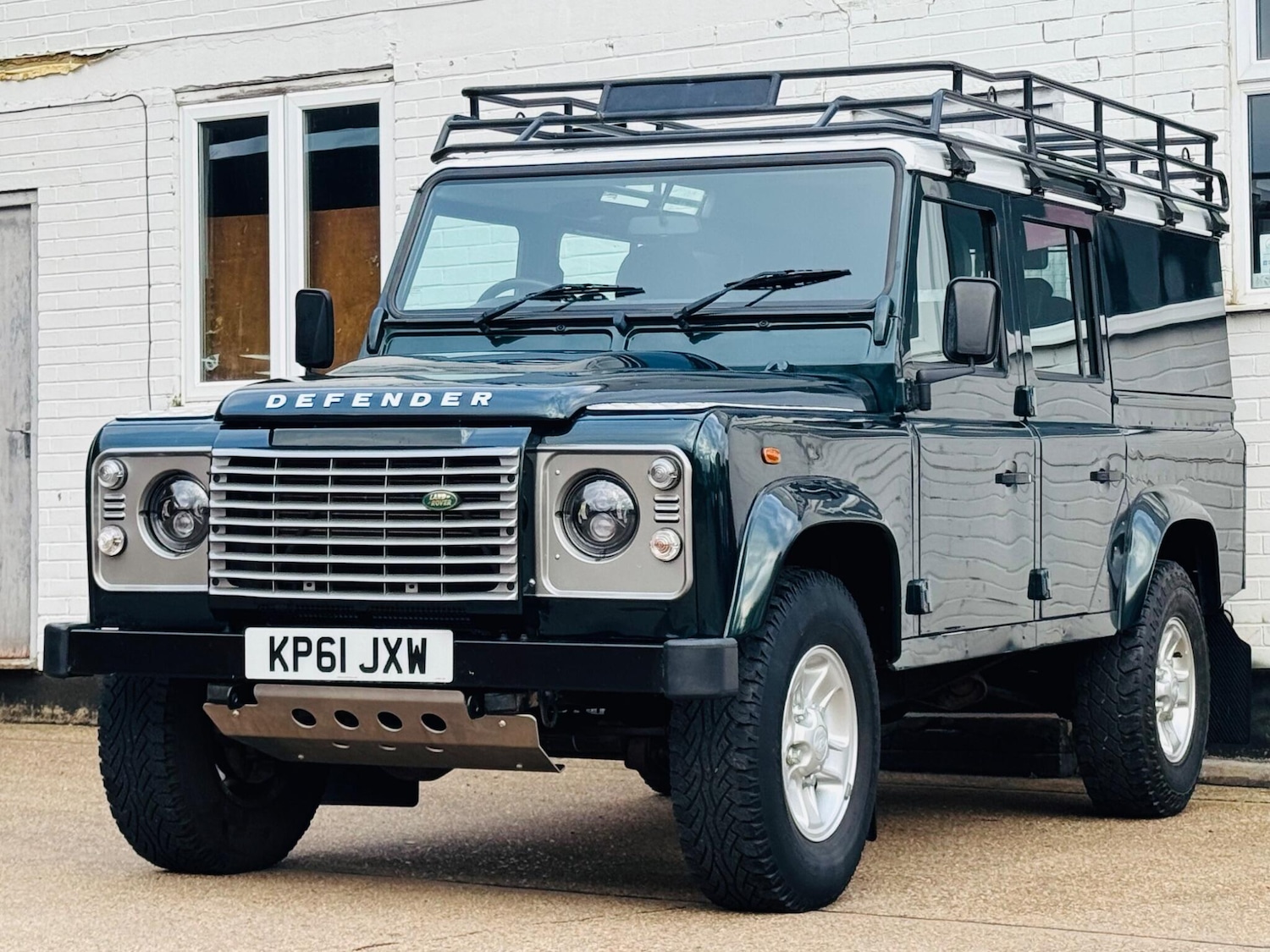Used Land Rover Defender 110 2012 for sale - 77927936: Photo 12