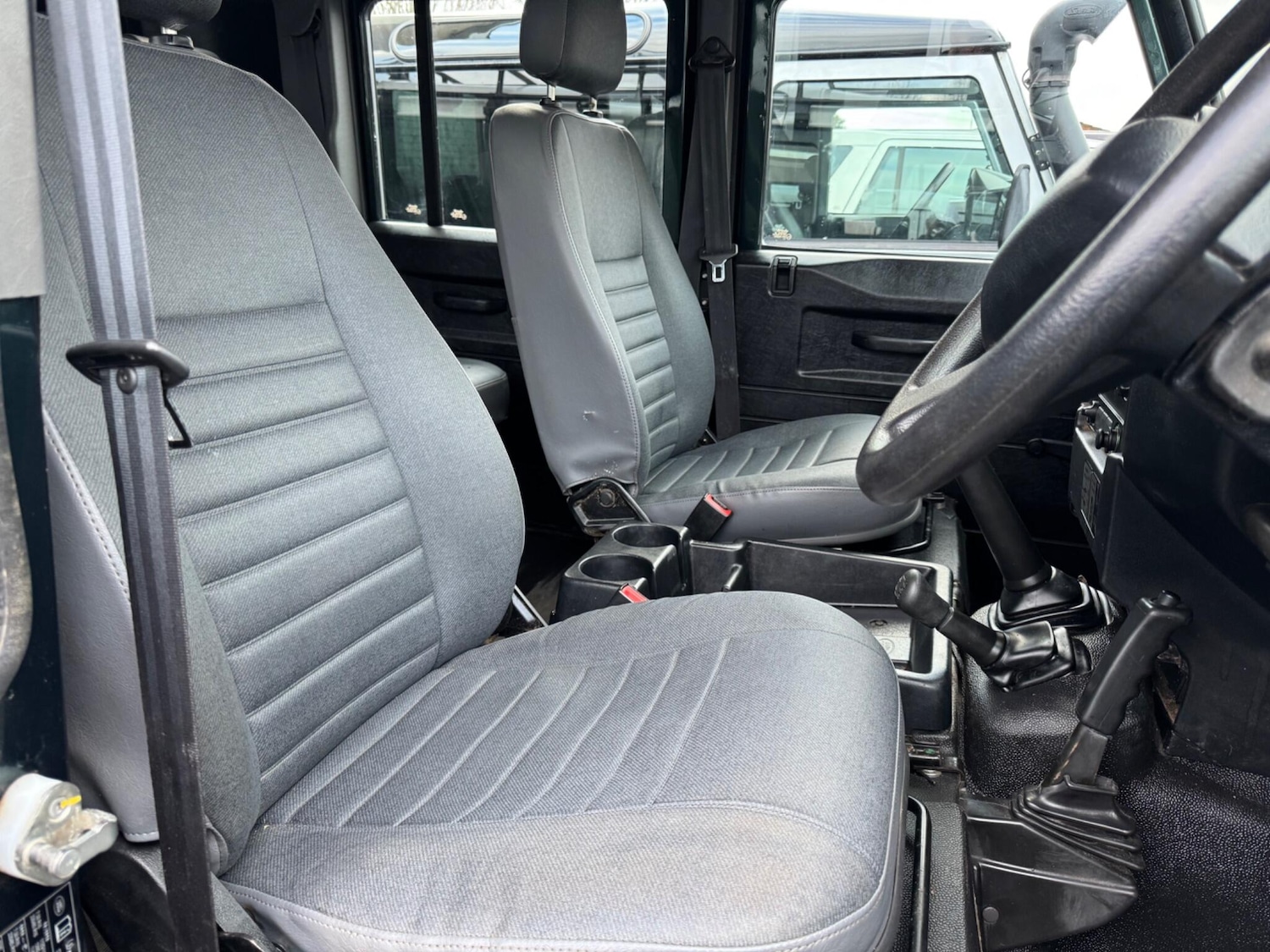 Used Land Rover Defender 110 2012 for sale - 77927936: Photo 15