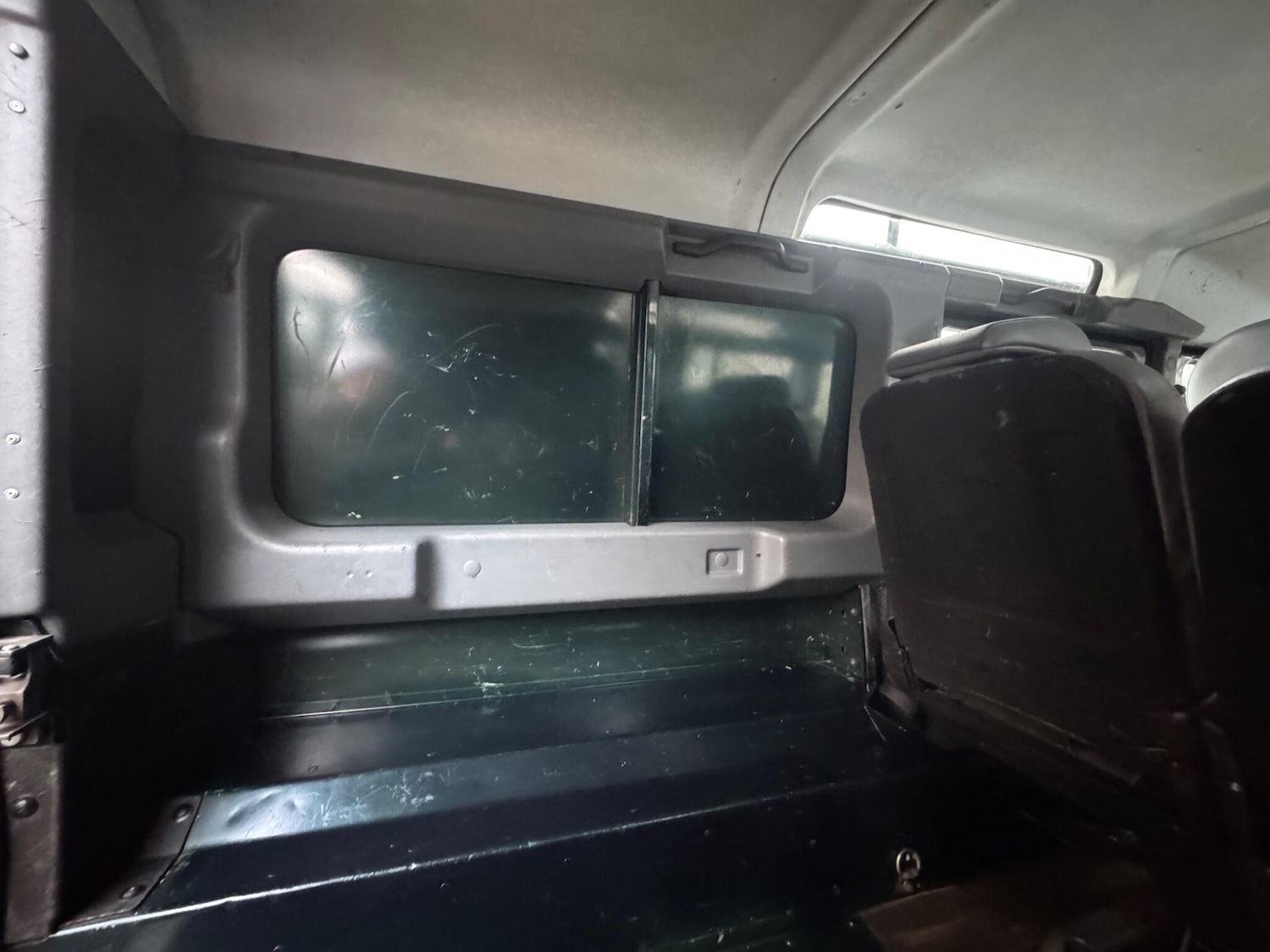 Used Land Rover Defender 110 2012 for sale - 77927936: Photo 19