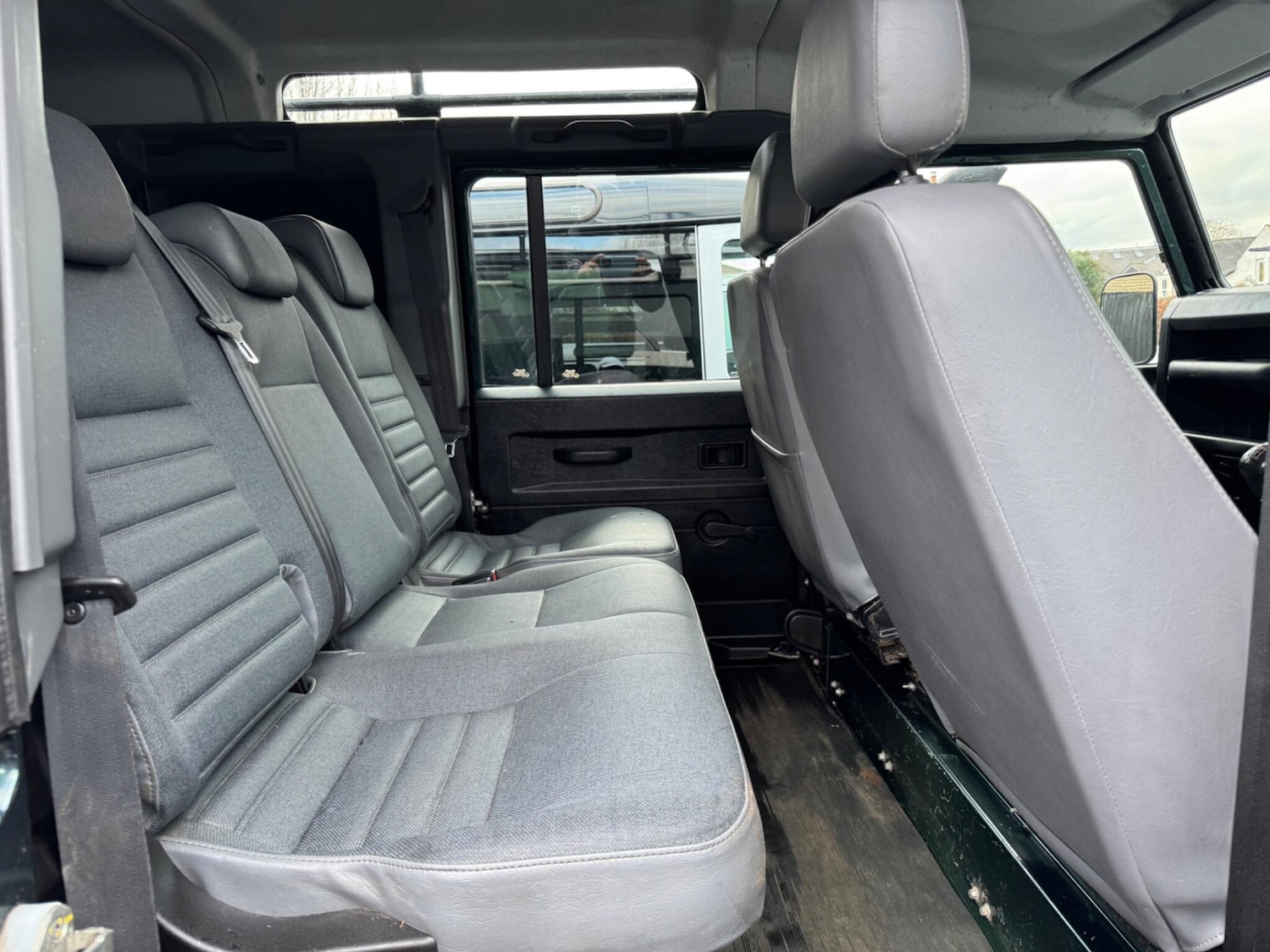 Used Land Rover Defender 110 2012 for sale - 77927936: Photo 22