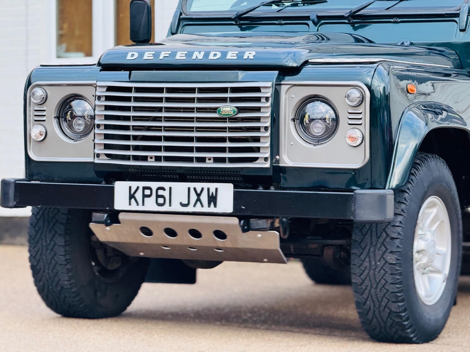 Used Land Rover Defender 110 2012 for sale - 77927936: Photo 24