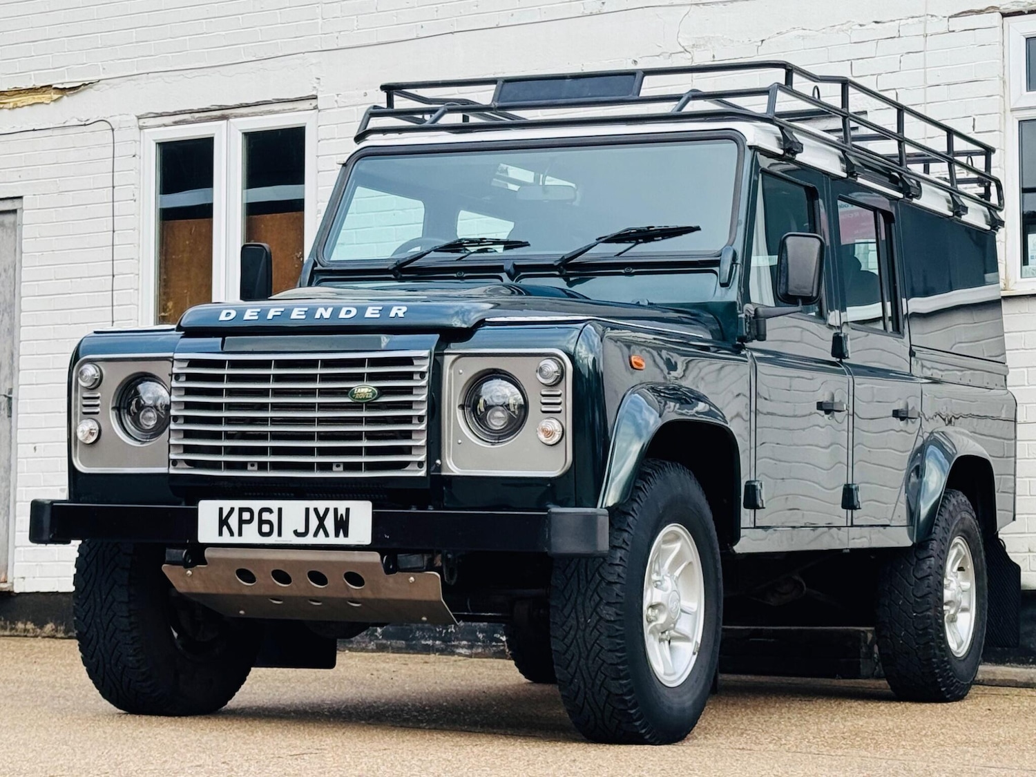 Used Land Rover Defender 110 2012 for sale - 77927936: Photo 25