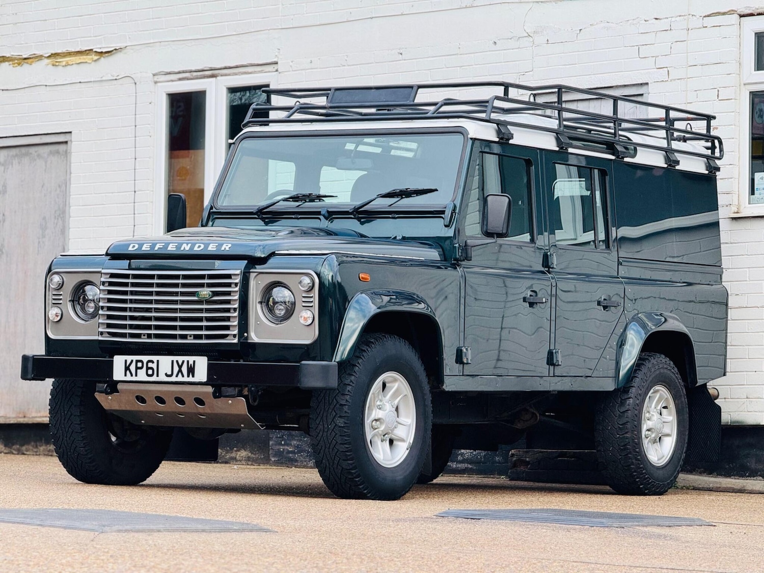 Used Land Rover Defender 110 2012 for sale - 77927936: Photo 3