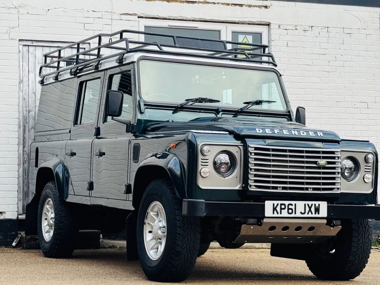 Used Land Rover Defender 110 2012 for sale - 77927936: Photo 6