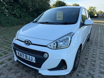 Used Hyundai i10 2017 for sale - 78673469: Photo