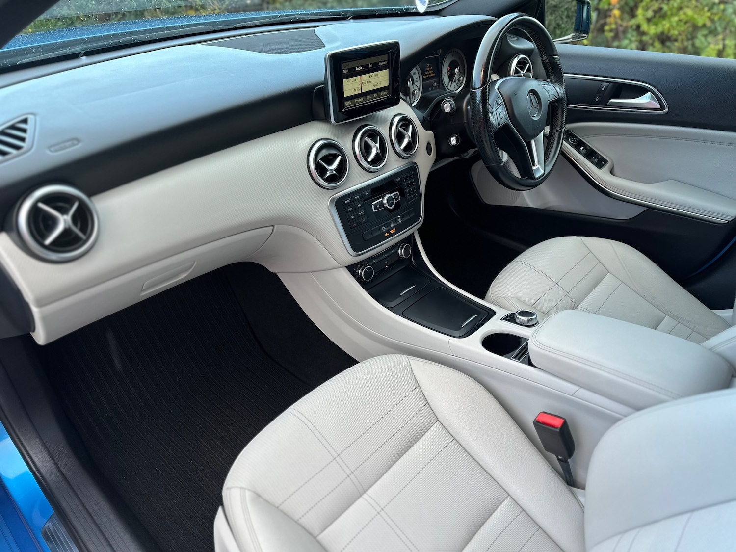 Used Mercedes-Benz A-Class 2015 for sale - 77971880: Photo 15