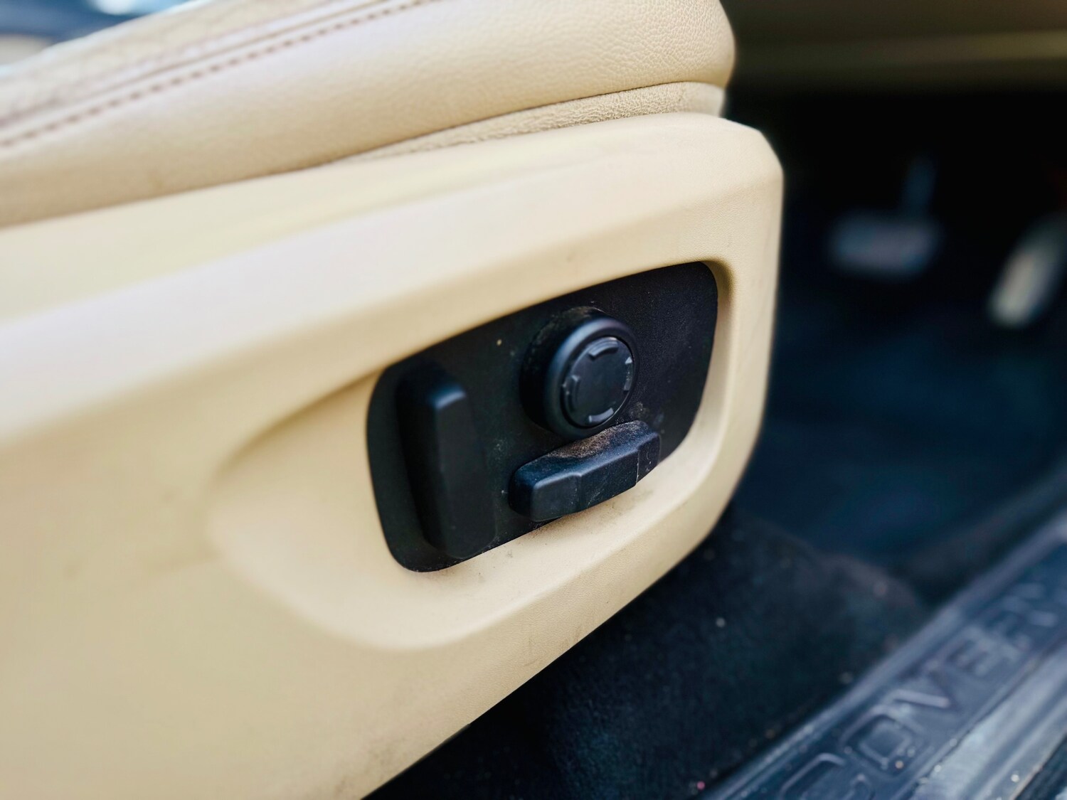 Used Land Rover Discovery Sport 2015 for sale - 78098032: Photo 25