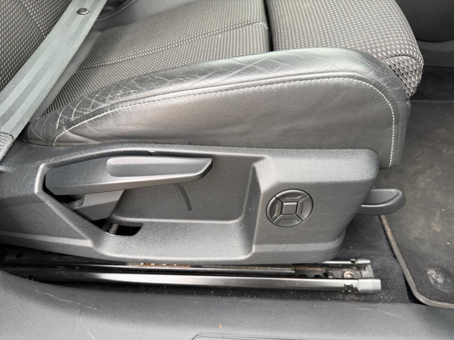 Used Audi Q4 e-tron 2021 for sale - 78002024: Photo 3