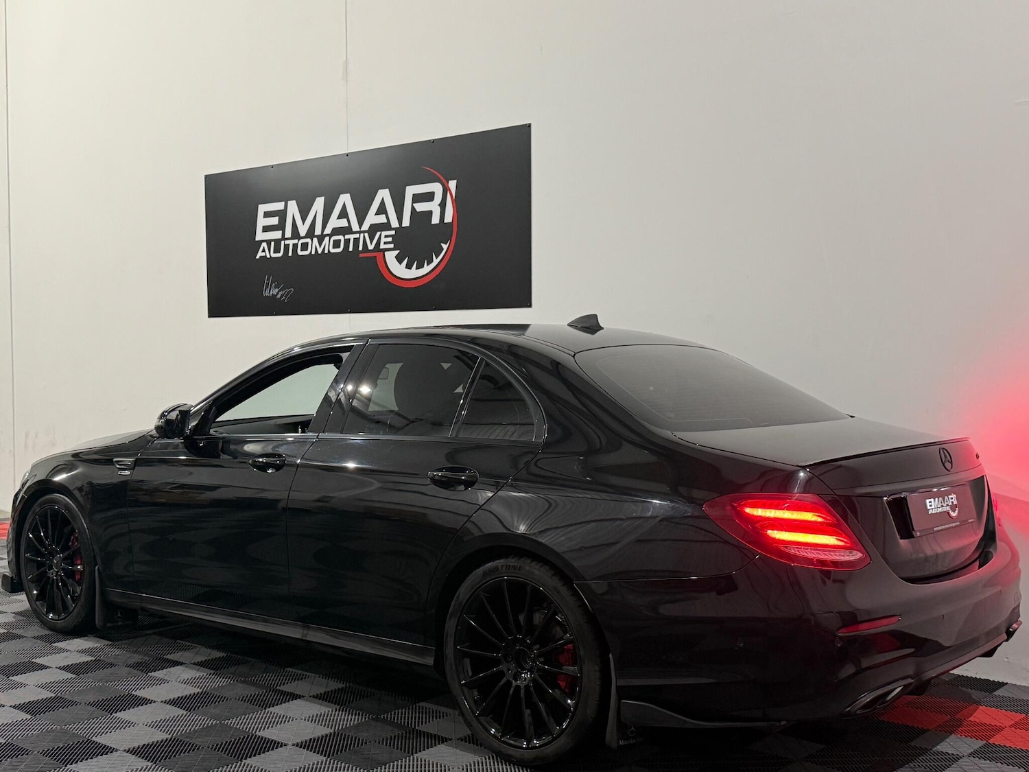 Used Mercedes-Benz E Class 2017 for sale - 77960085: Photo 3