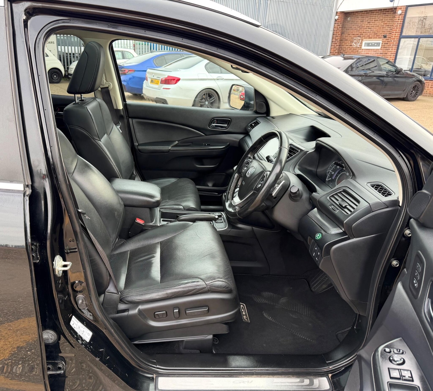 Used Honda CR-V 2017 for sale - 78002034: Photo 2