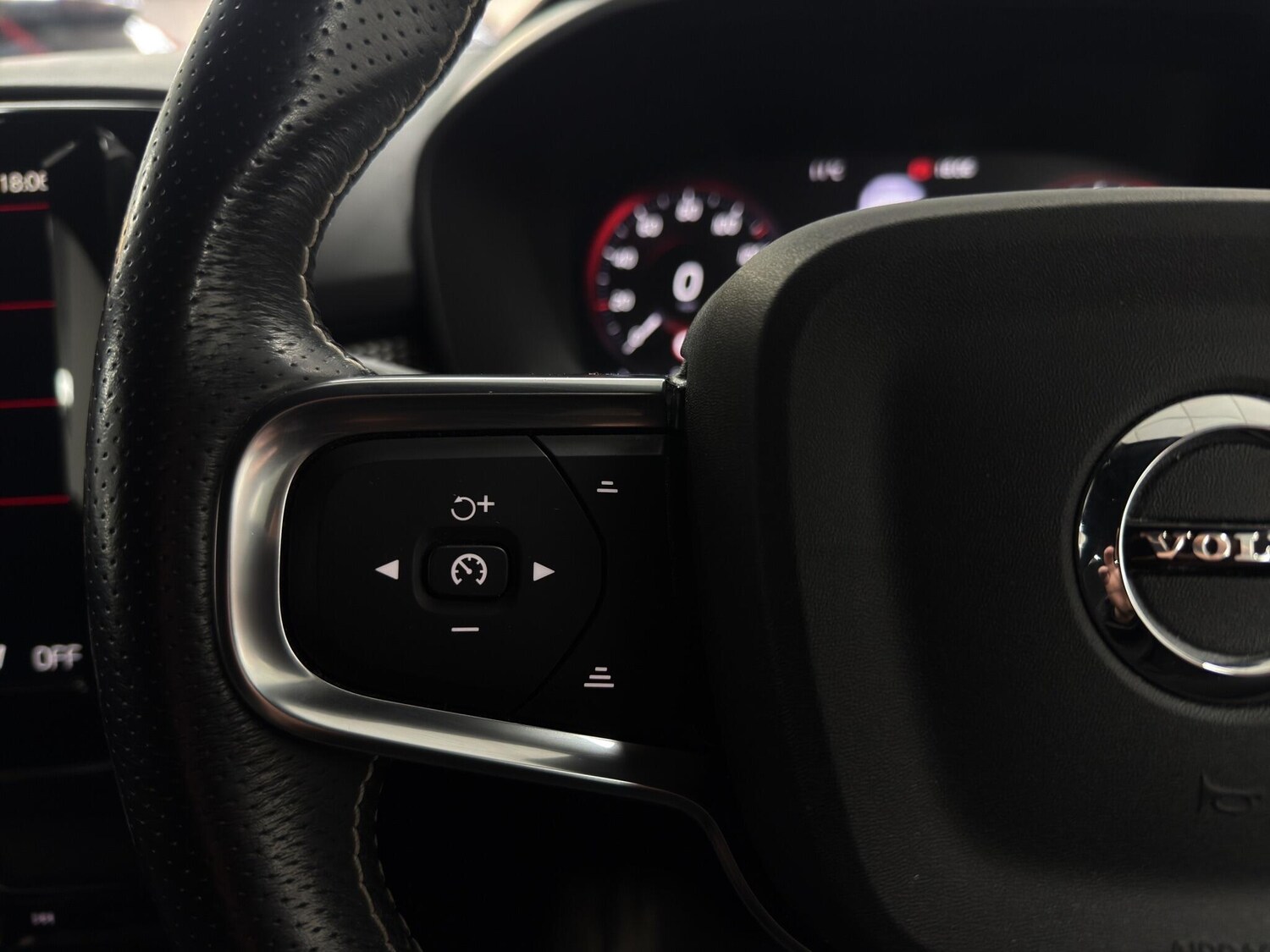 Used Volvo XC40 2021 for sale - 77762518: Photo 13