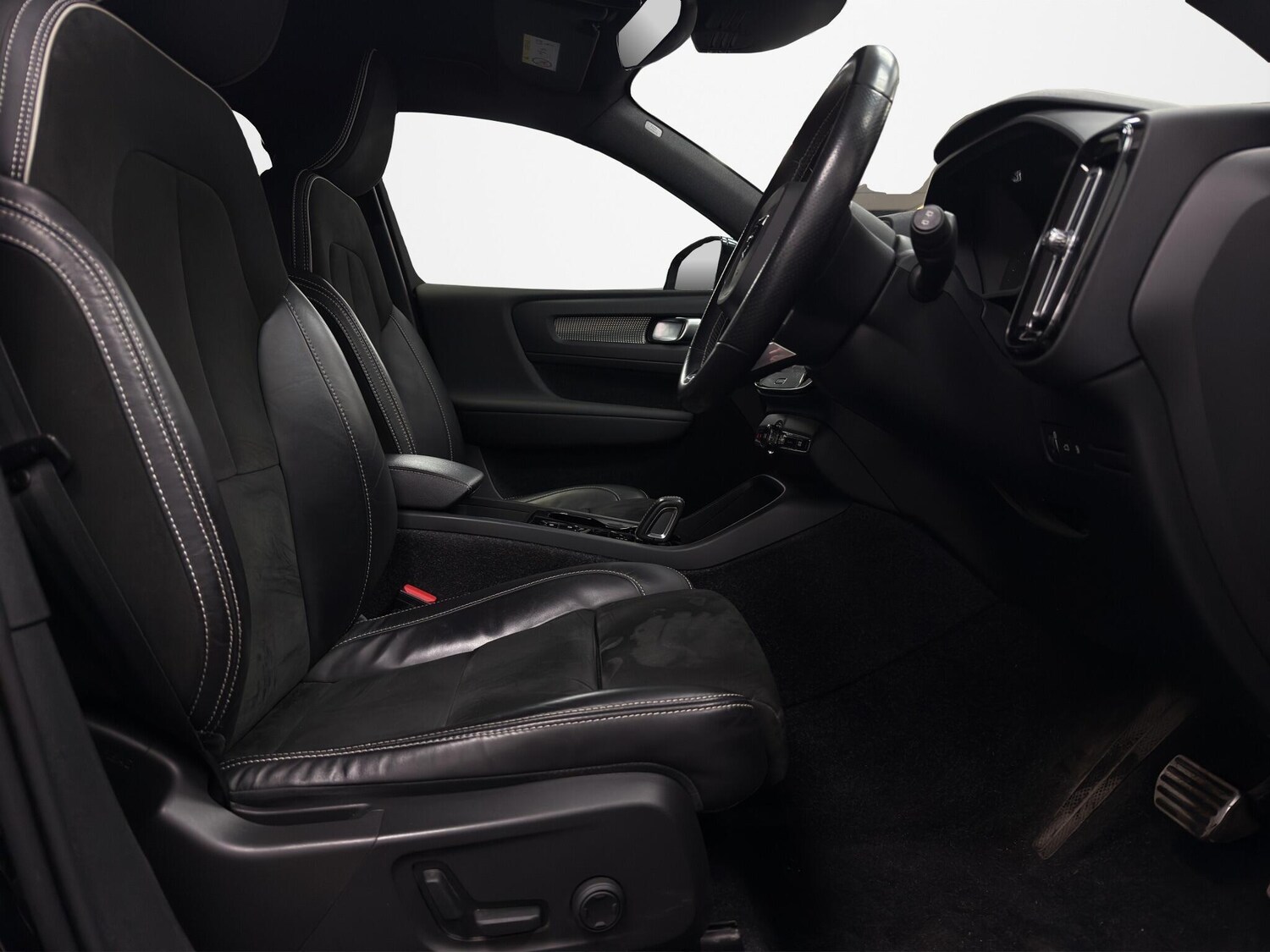 Used Volvo XC40 2021 for sale - 77762518: Photo 17