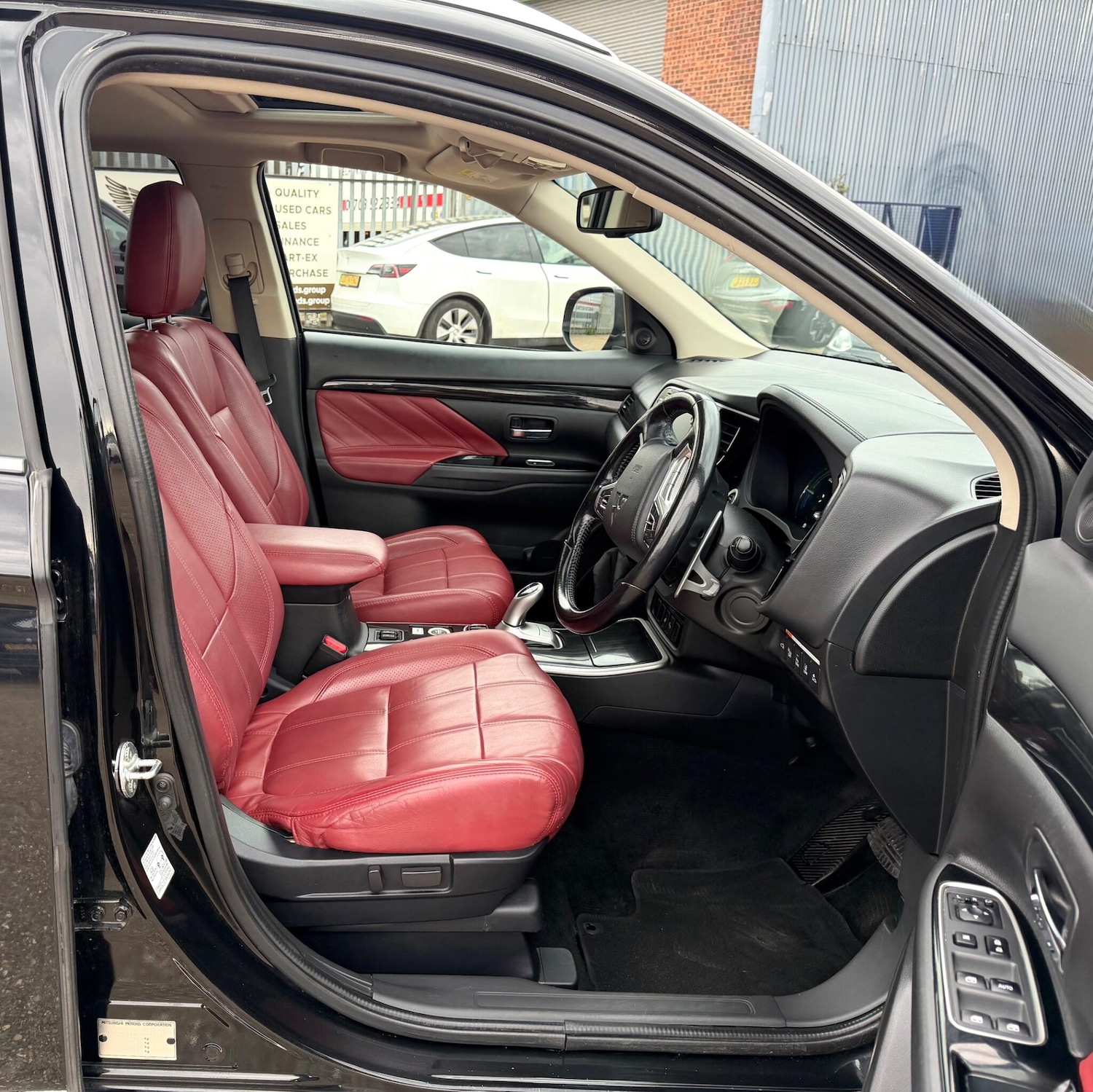 Used Mitsubishi Outlander 2017 for sale - 78148629: Photo 2