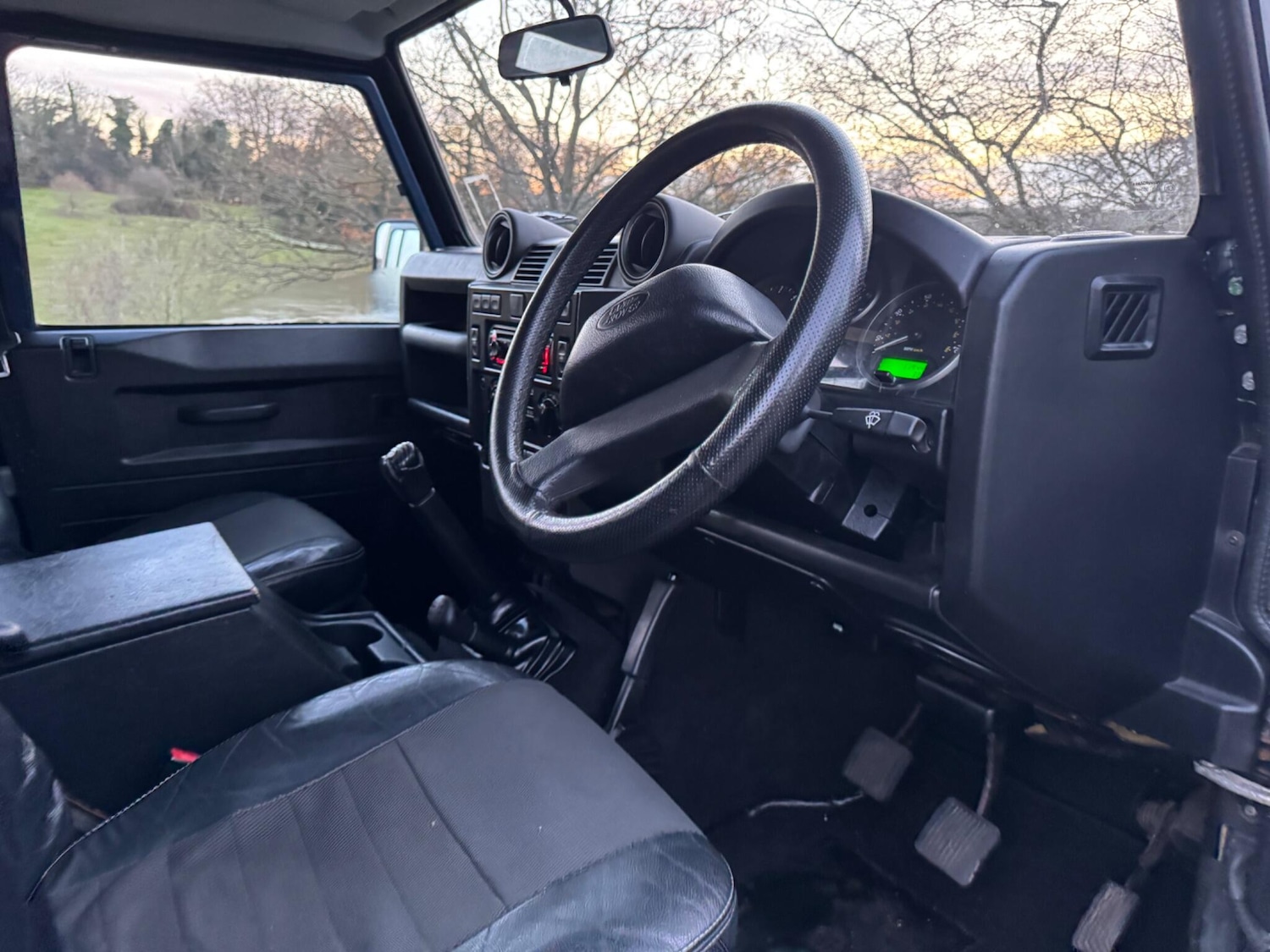 Used Land Rover Defender 110 2008 for sale - 77927926: Photo 16