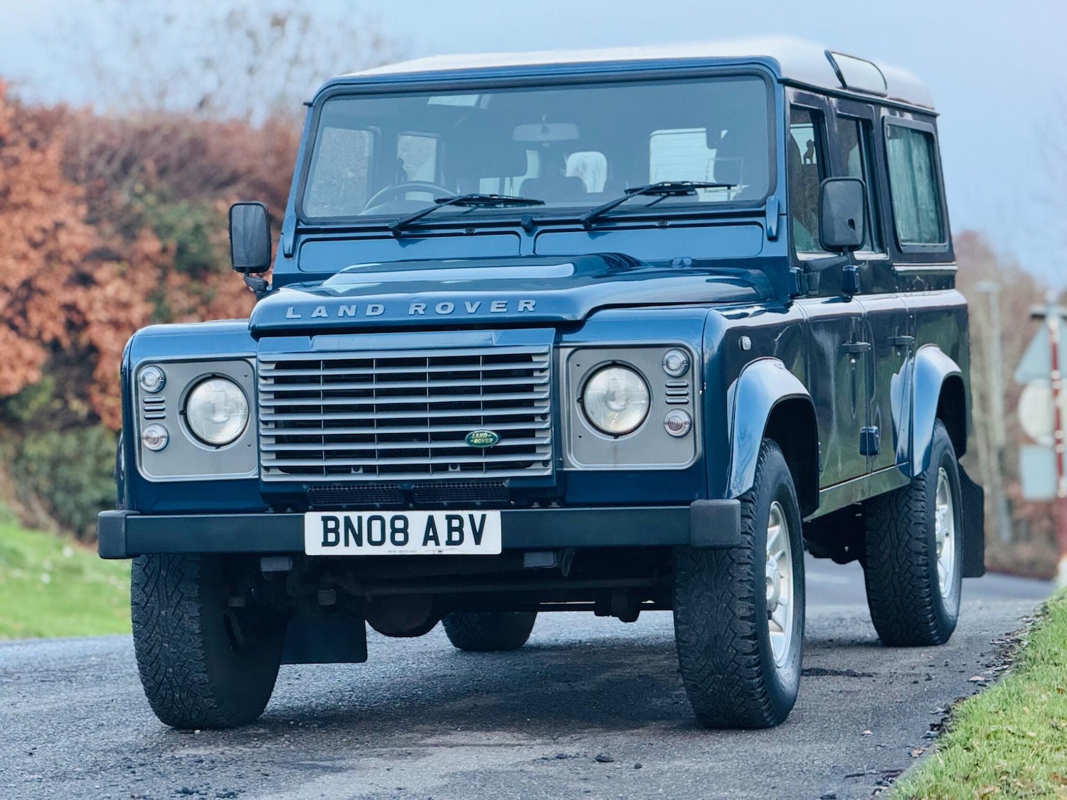 Used Land Rover Defender 110 2008 for sale - 77927926: Photo 4