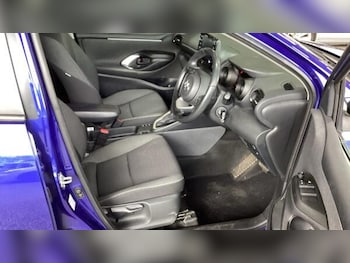 Used Toyota Yaris 2022 for sale - 78506607: Photo