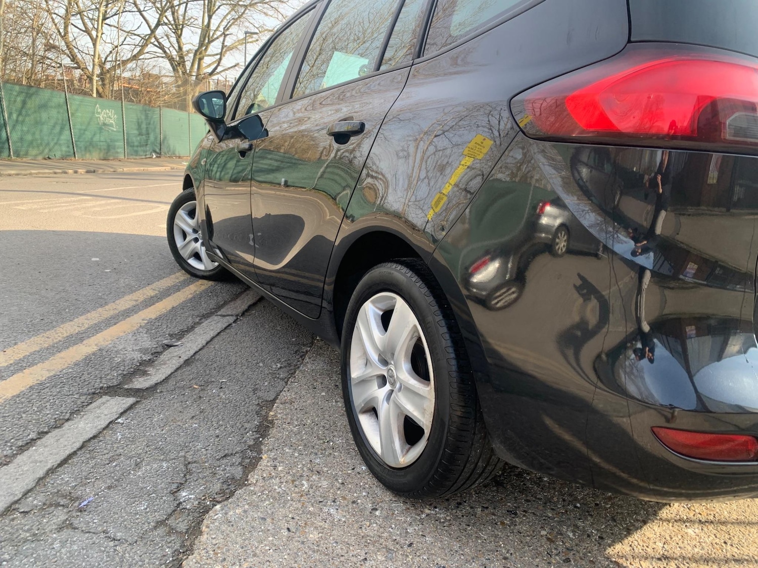 Used Vauxhall Zafira Tourer 2015 for sale - 77927839: Photo 5