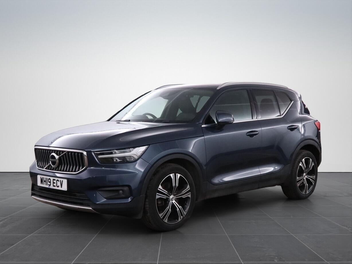 Used Volvo XC40 for sale - 77762442: Photo 2