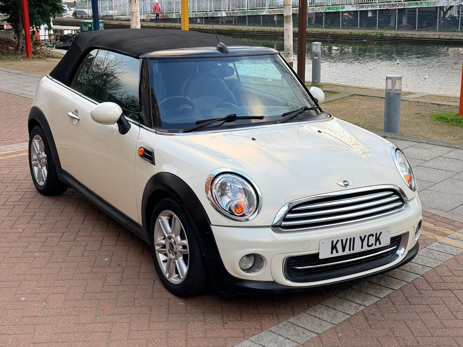 Used MINI Convertible 2011 for sale - 78029213: Photo 10