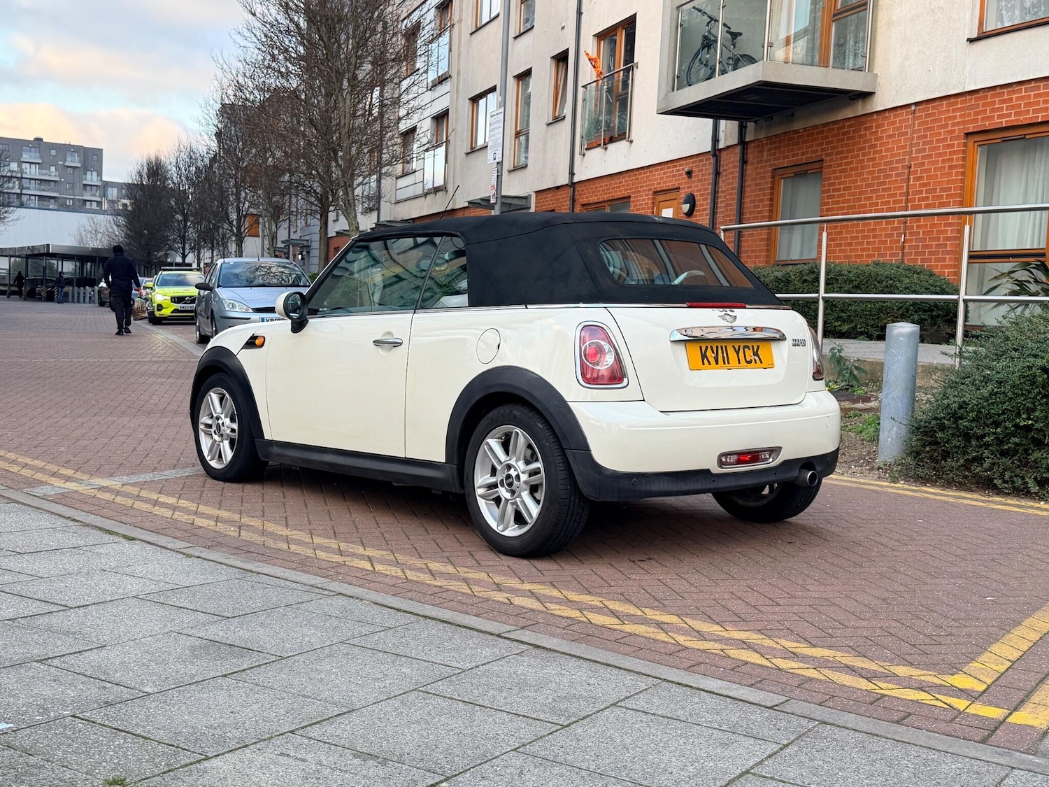 Used MINI Convertible 2011 for sale - 78029213: Photo 15