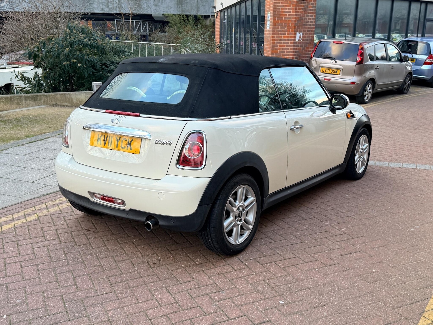 Used MINI Convertible 2011 for sale - 78029213: Photo 24