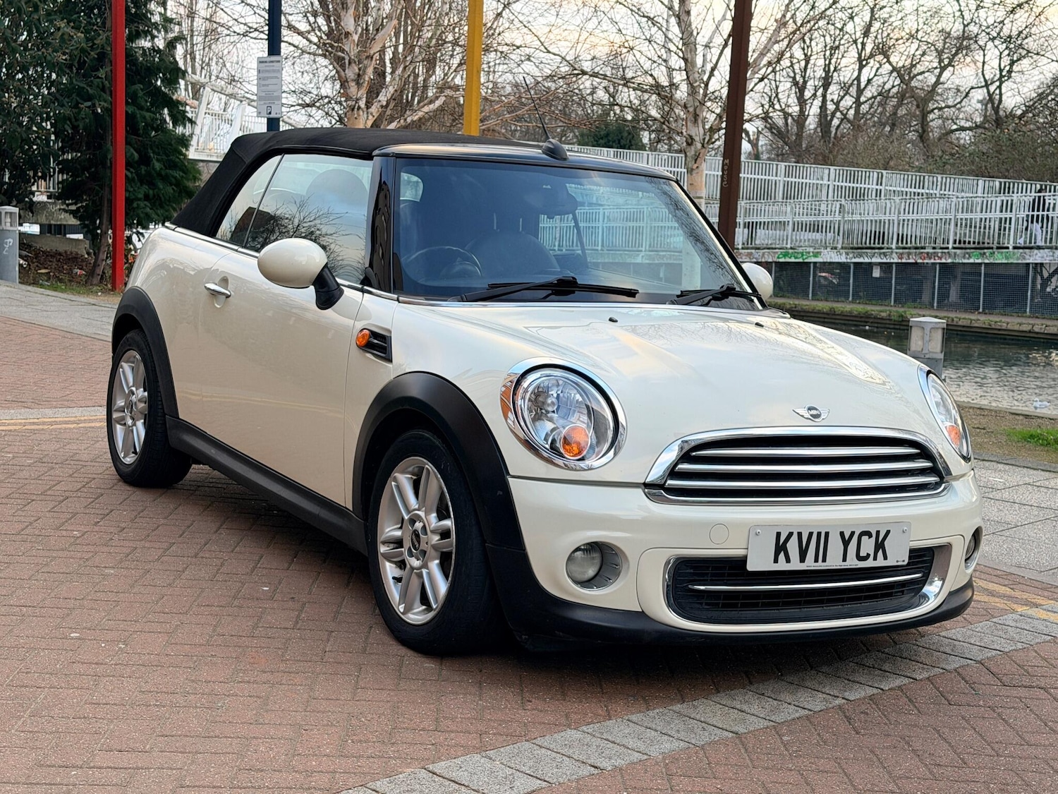 Used MINI Convertible 2011 for sale - 78029213: Photo 3