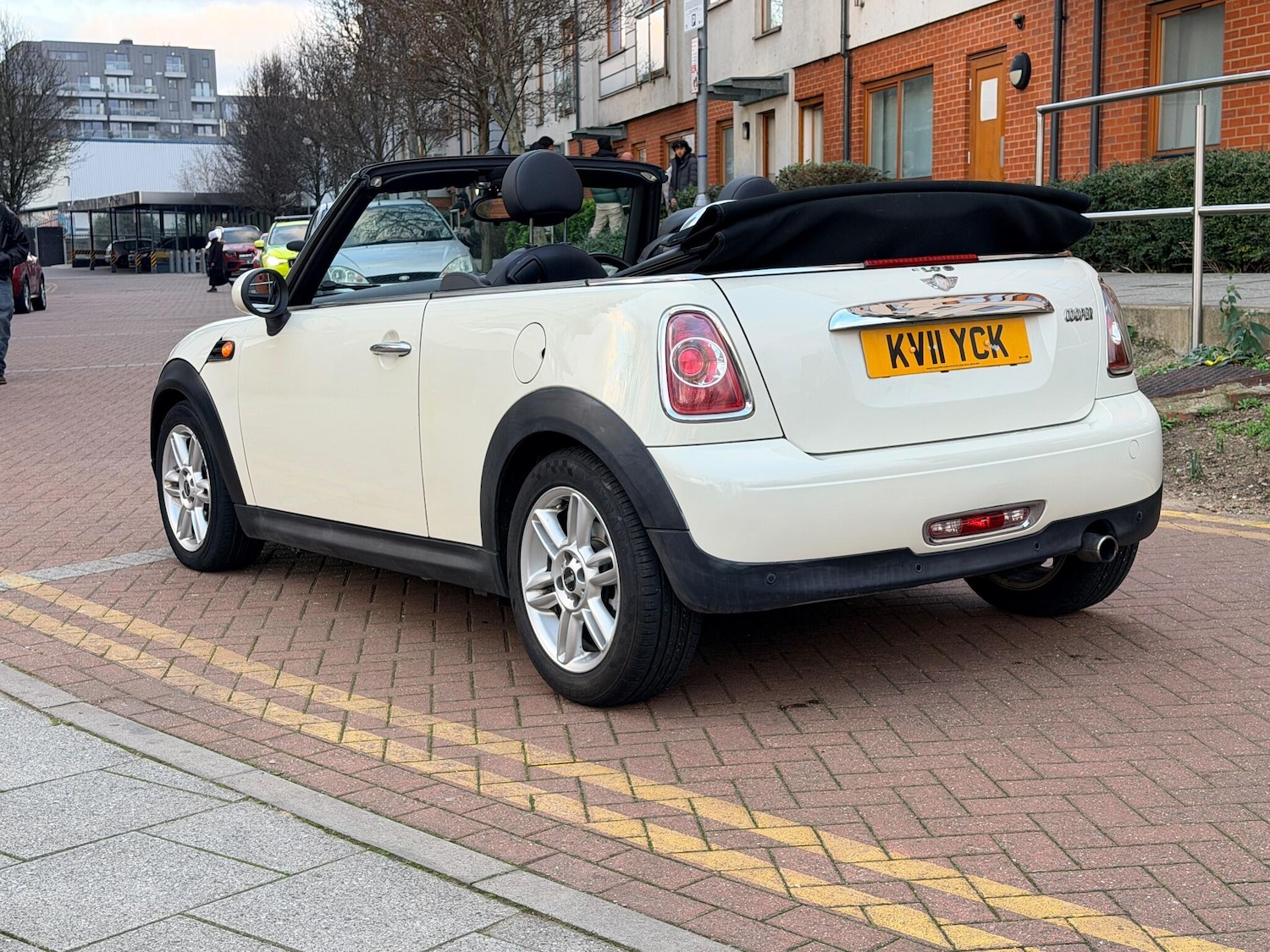 Used MINI Convertible 2011 for sale - 78029213: Photo 8