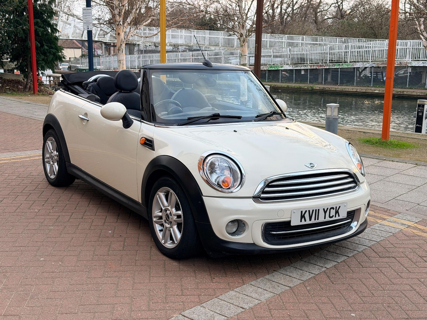 Used MINI Convertible 2011 for sale - 78029213: Photo 9