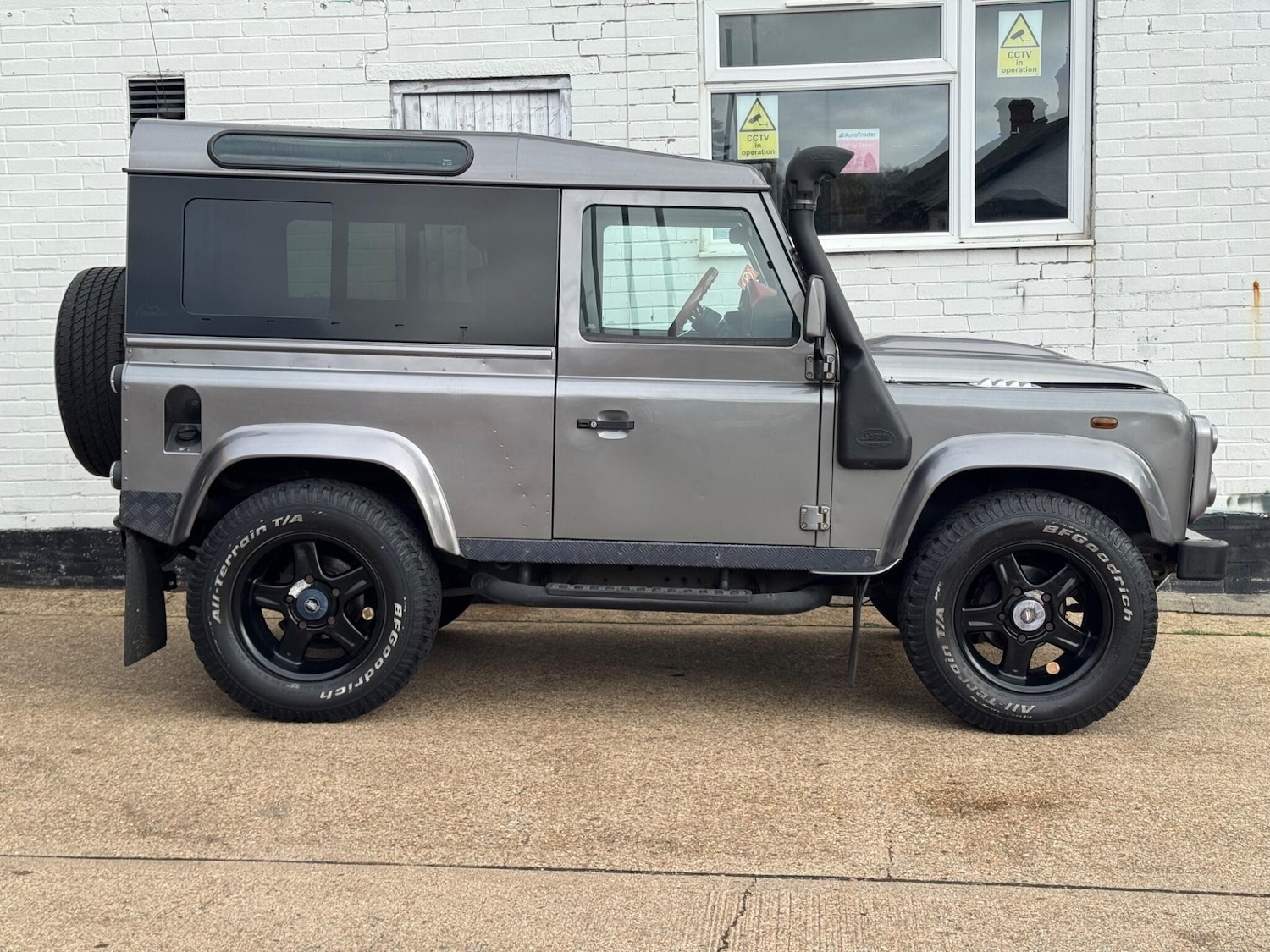 Used Land Rover Defender 90 2011 for sale - 77927925: Photo 13