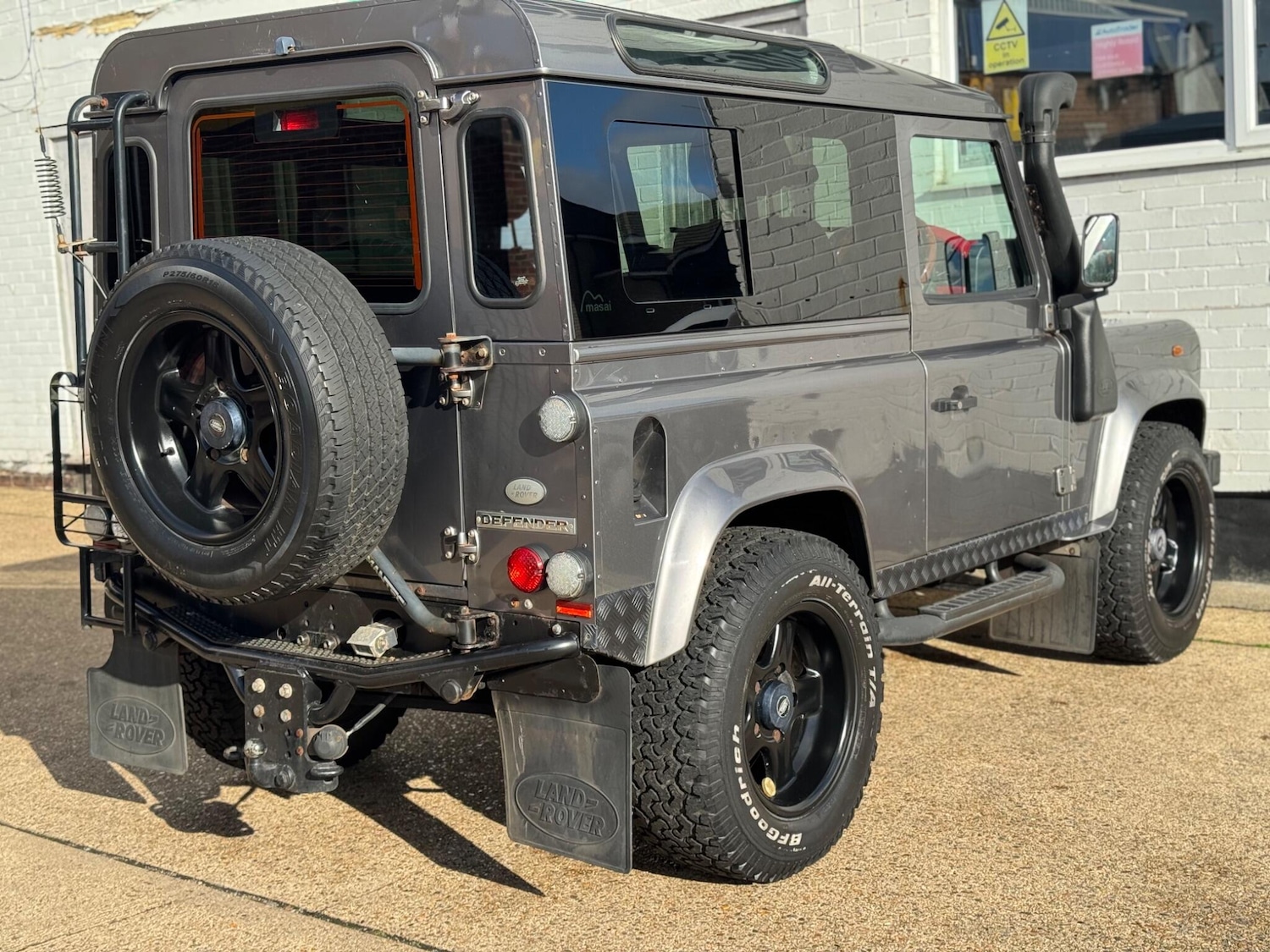 Used Land Rover Defender 90 2011 for sale - 77927925: Photo 15