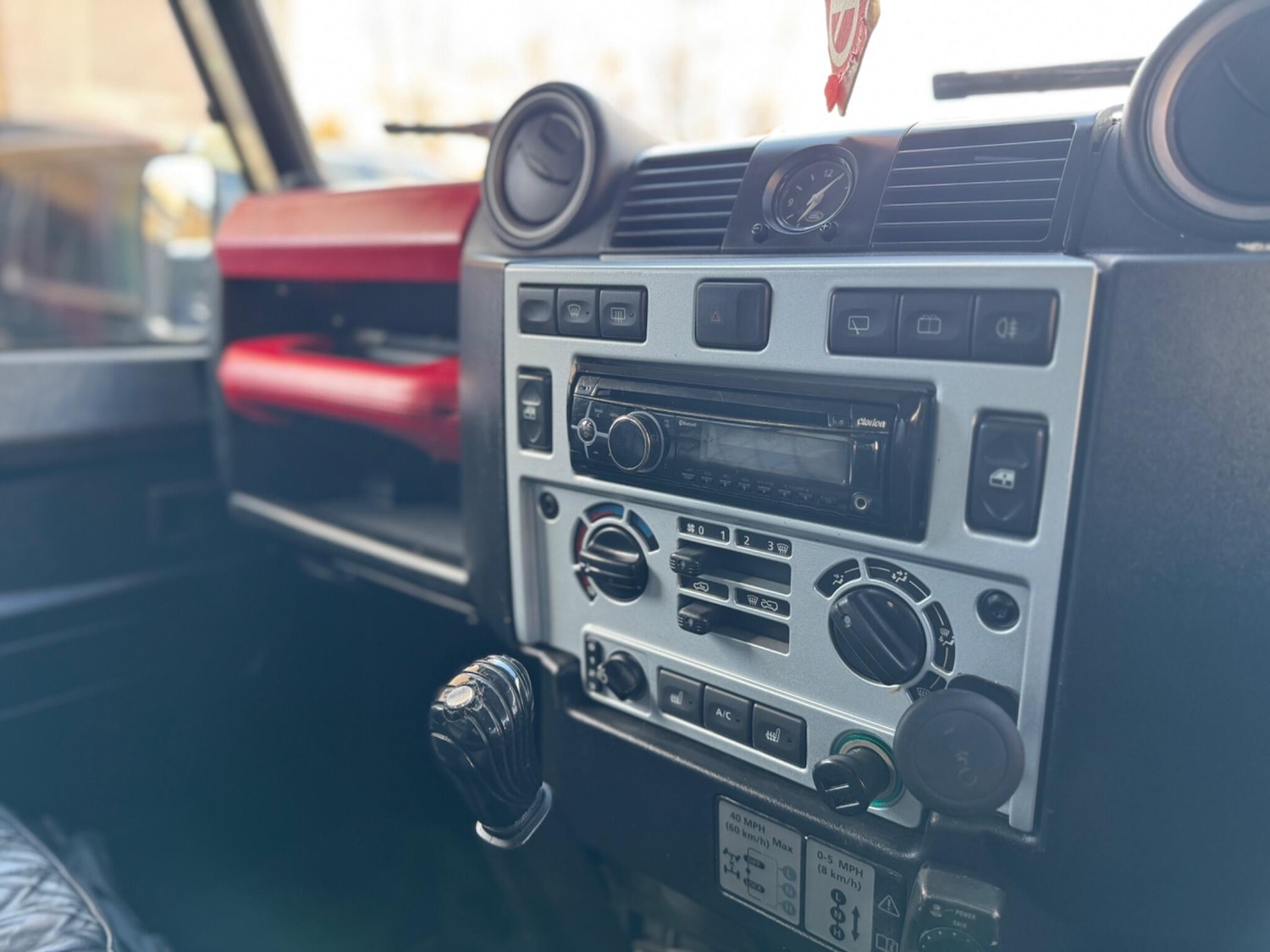 Used Land Rover Defender 90 2011 for sale - 77927925: Photo 21